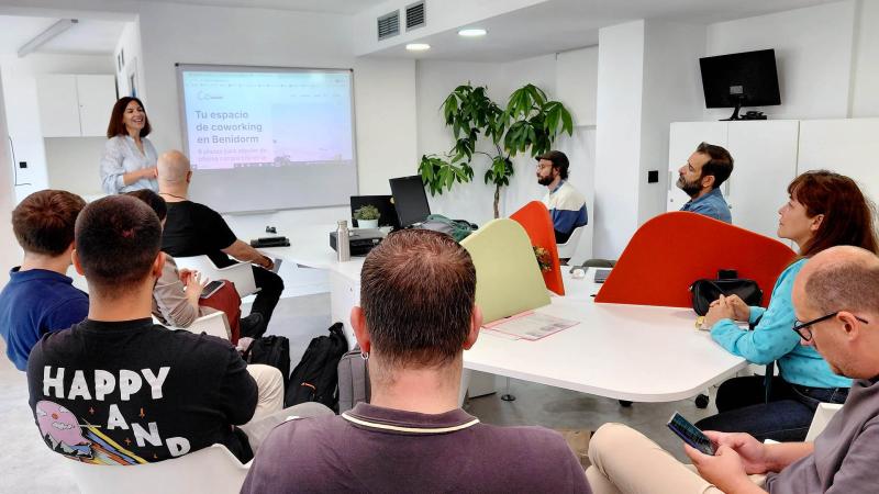 Benidorm recibe a las nuevas empresas y emprendedores incorporadas al Espai Coworking